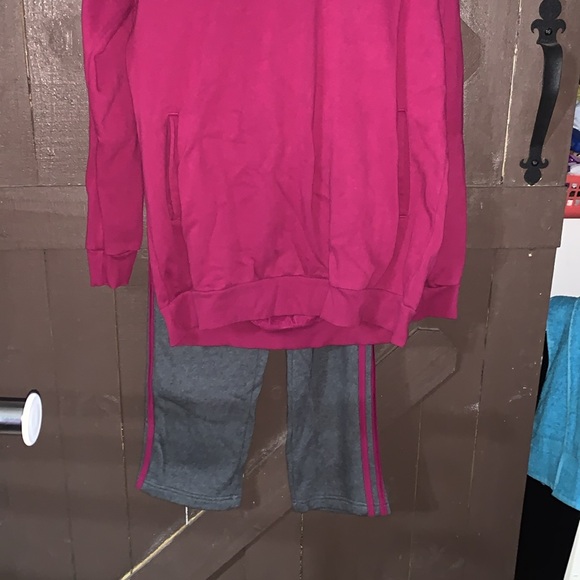 Adidas- woman’s set - Picture 2 of 5